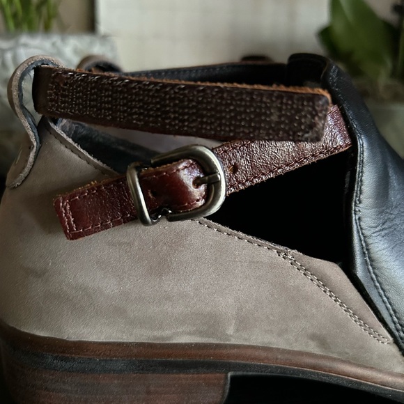 SOLD! - Picture 3 of 7